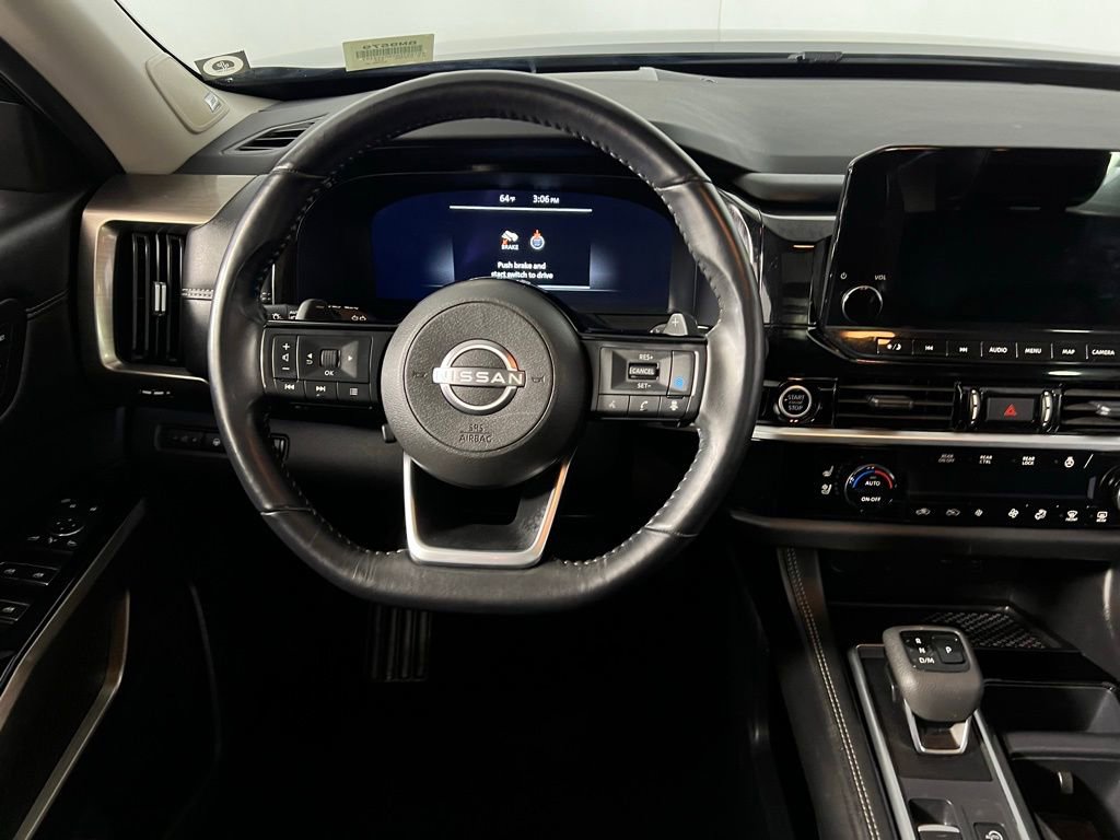 Used 2024 Nissan Pathfinder Platinum image 13