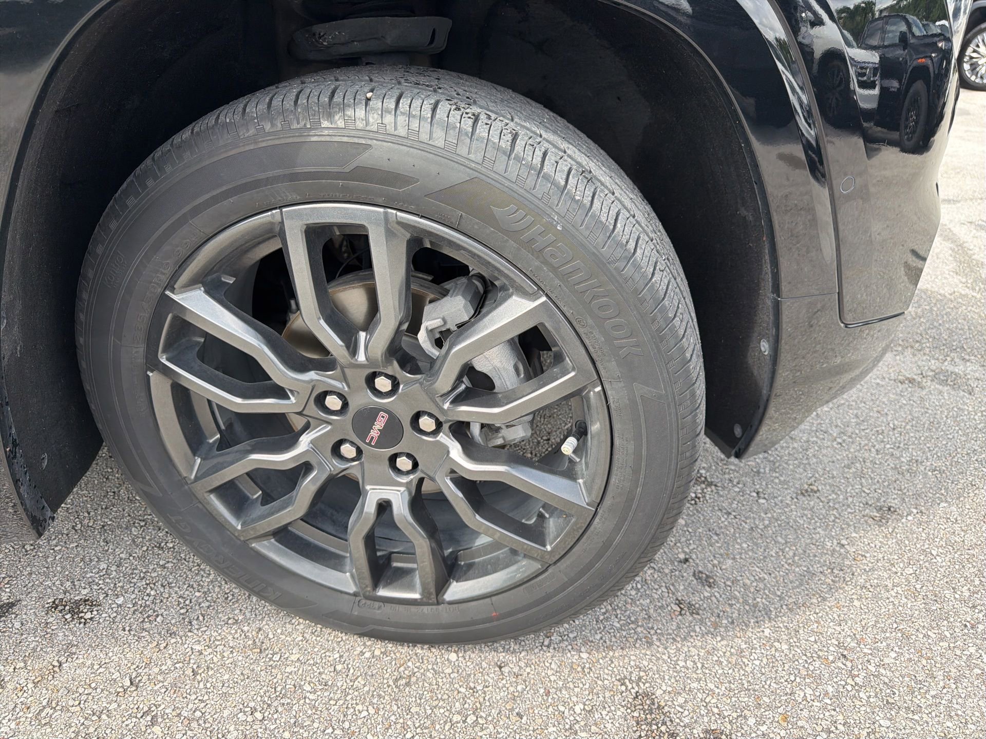 Used 2023 GMC Terrain Denali w/ Black Diamond Edition AWD/4WD image 13