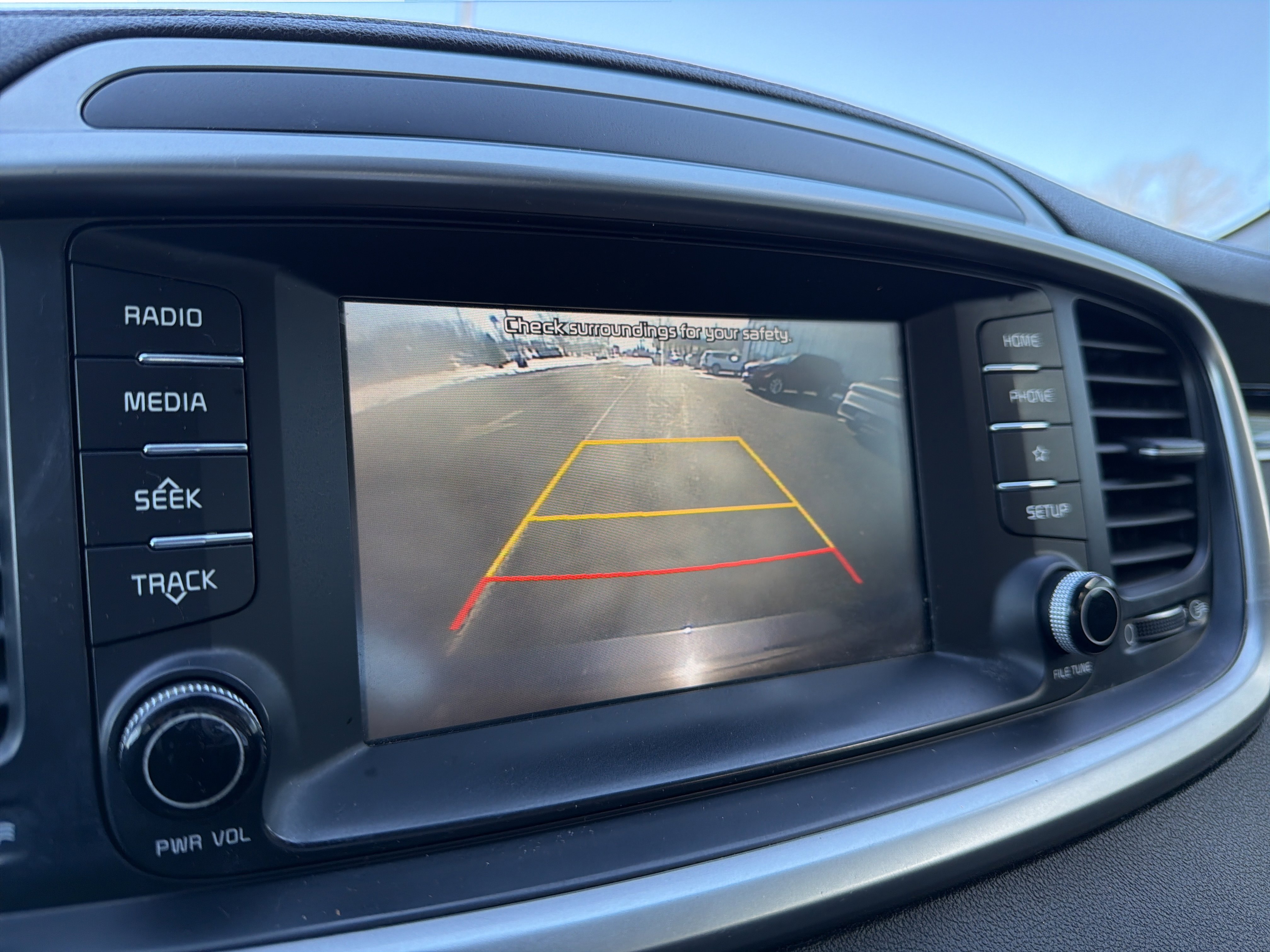 Used 2019 Kia Sorento LX image 19