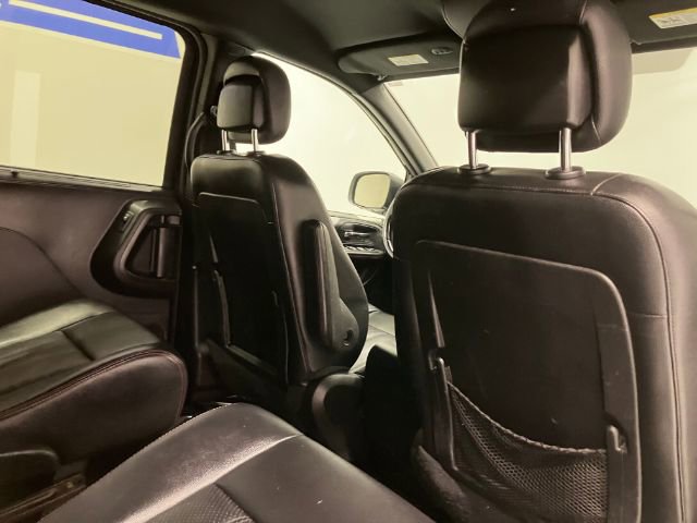 Used 2018 Dodge Grand Caravan GT image 35