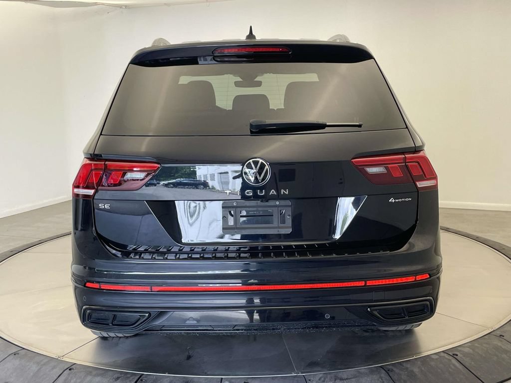 Used 2024 Volkswagen Tiguan SE R-Line AWD/4WD image 6