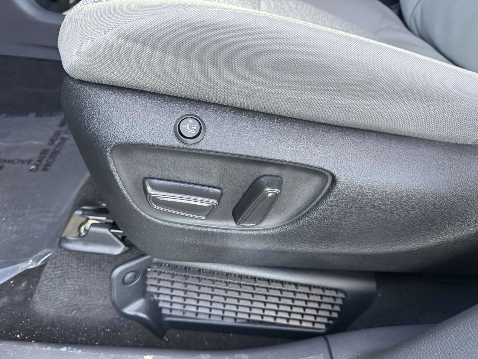 Certified 2023 Toyota Sienna LE image 21