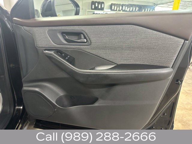 Used 2022 Nissan Rogue S AWD/4WD image 18