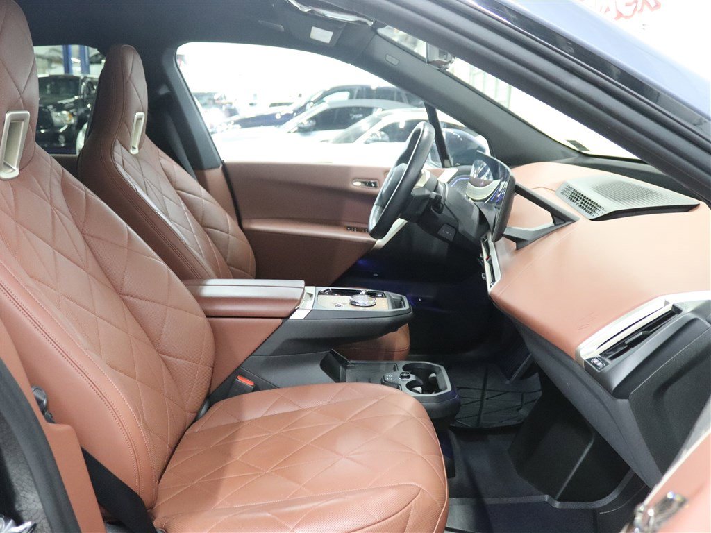 Used 2023 BMW iX M60 w/ Executive Package AWD/4WD image 34