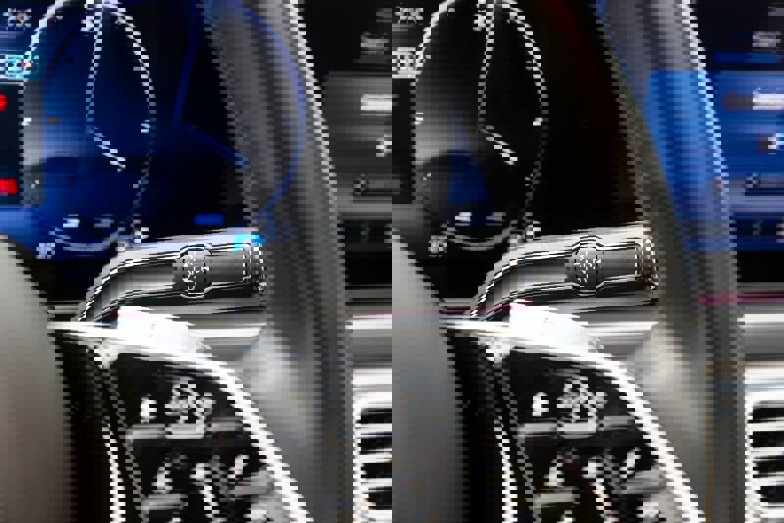 Used 2025 Mercedes-Benz GLS 450 4MATIC image 23