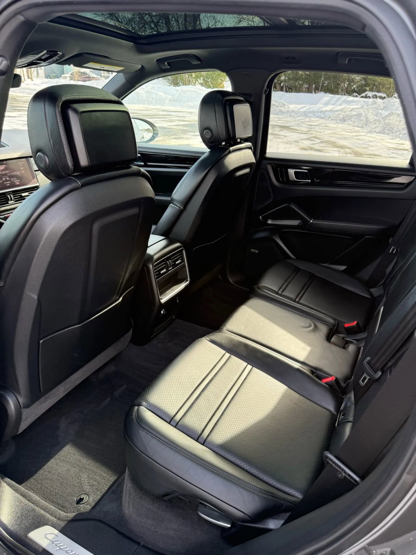 Used 2021 Porsche Cayenne Sport Utility 4D image 18