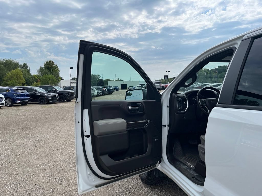 Used 2020 Chevrolet Silverado 1500 LT Trail Boss AWD/4WD image 16