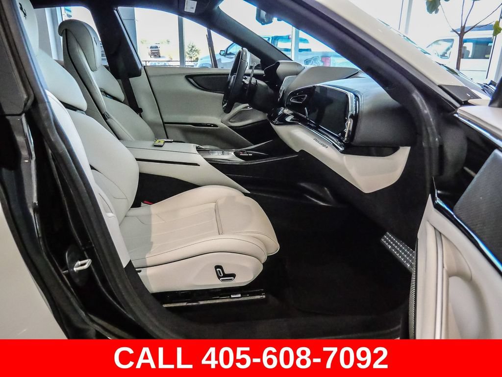 Used 2025 Ferrari Purosangue AWD/4WD image 31