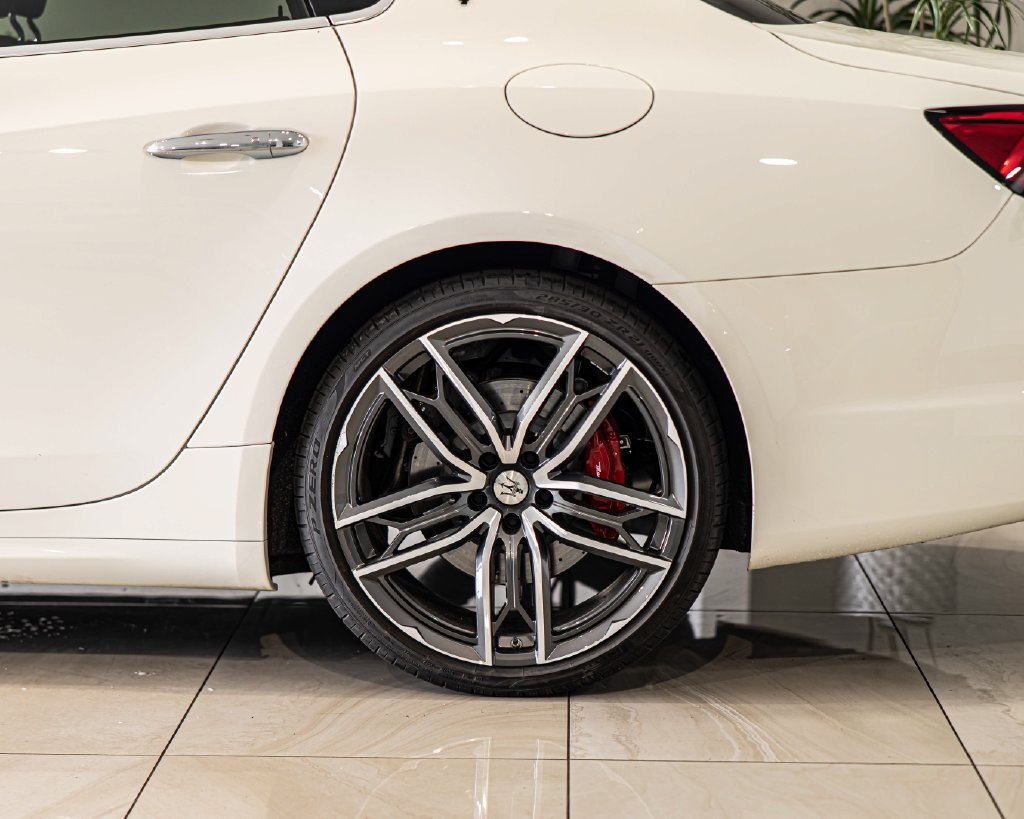 Used 2023 Maserati Quattroporte Modena Q4 AWD/4WD image 7