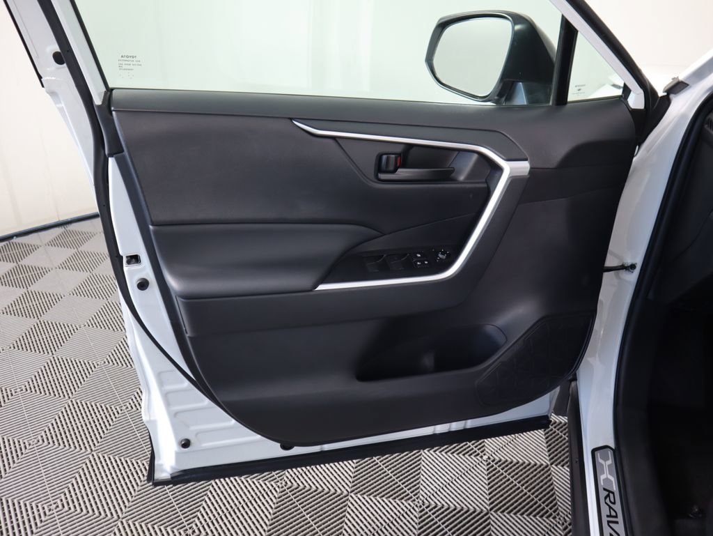 Used 2023 Toyota RAV4 LE image 24