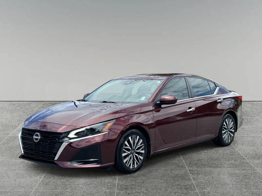 Used 2023 Nissan Altima 2.5 SV FWD image 1