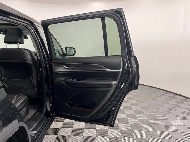 Used 2023 Jeep Grand Cherokee L Limited AWD/4WD image 47