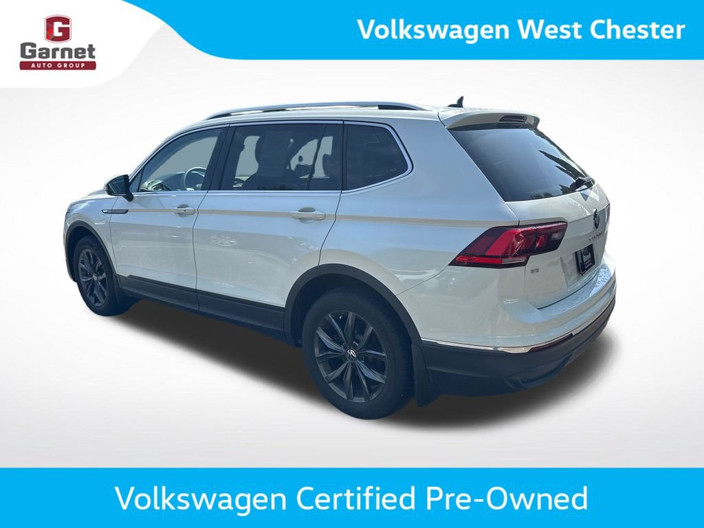 Certified 2023 Volkswagen Tiguan SE w/ Panoramic Sunroof Package AWD/4WD image 3