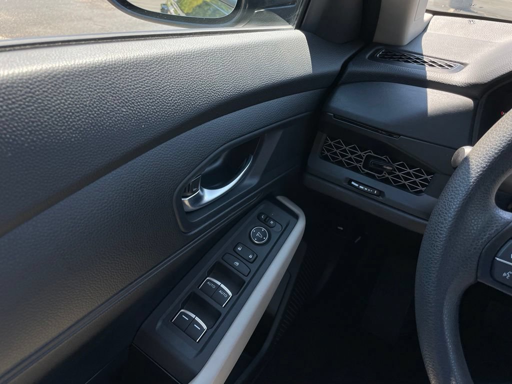 Certified 2025 Honda Accord LX image 22