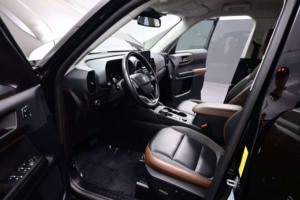 Used 2023 Ford Bronco Sport Outer Banks w/ Tech Package AWD/4WD image 8