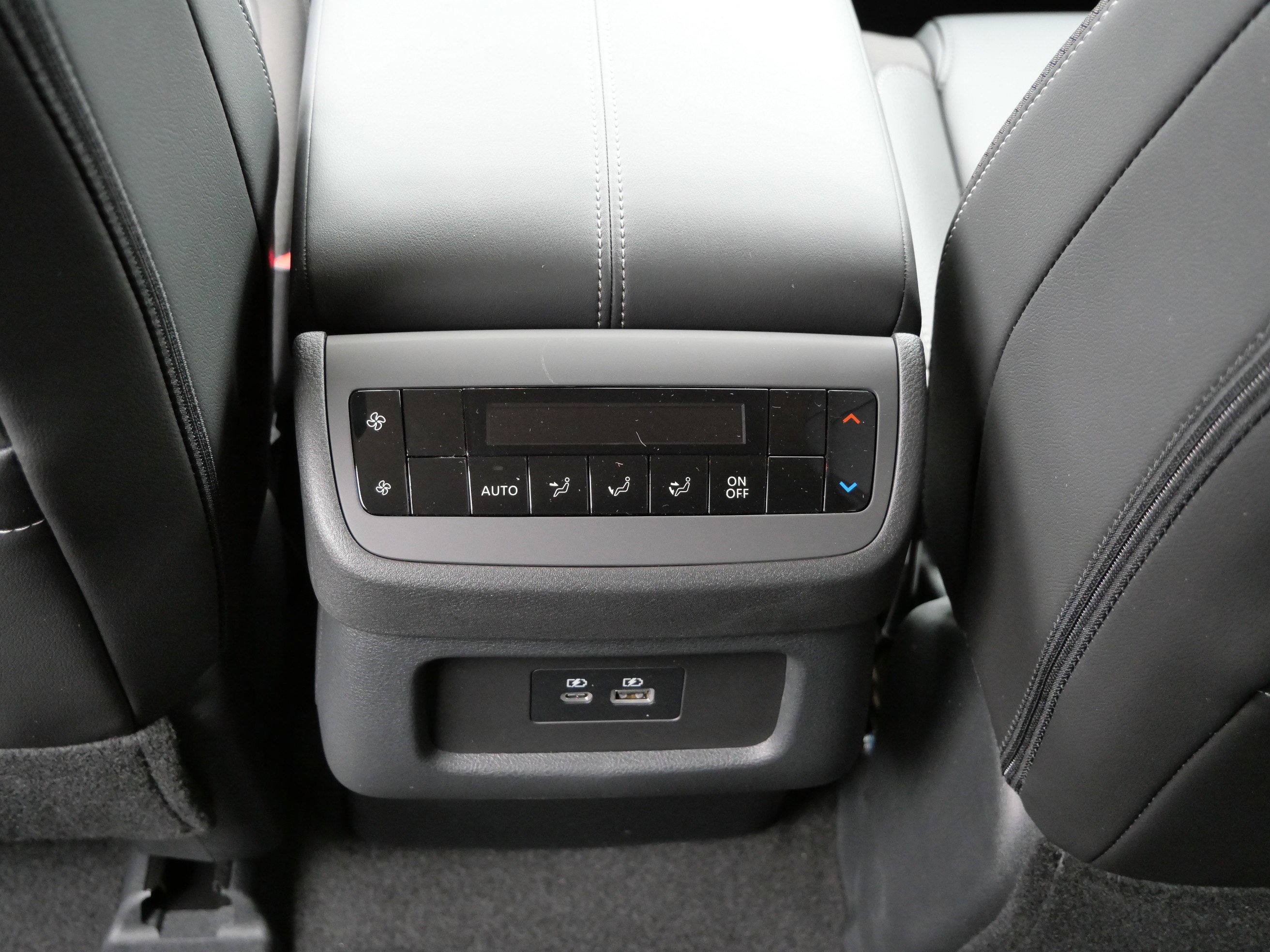 New 2025 Nissan Pathfinder SL image 10