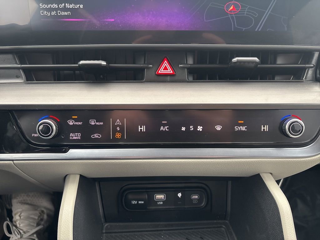 Used 2025 Kia Sportage EX image 26