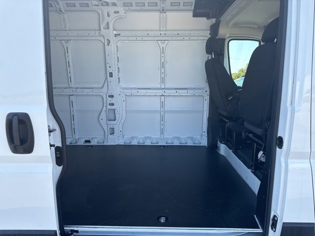 New 2025 RAM ProMaster 2500 w/ Quick Order Package 22G SLT image 22