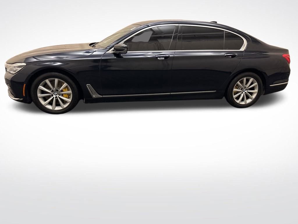 Used 2019 BMW 750i xDrive w/ Executive Package image 9
