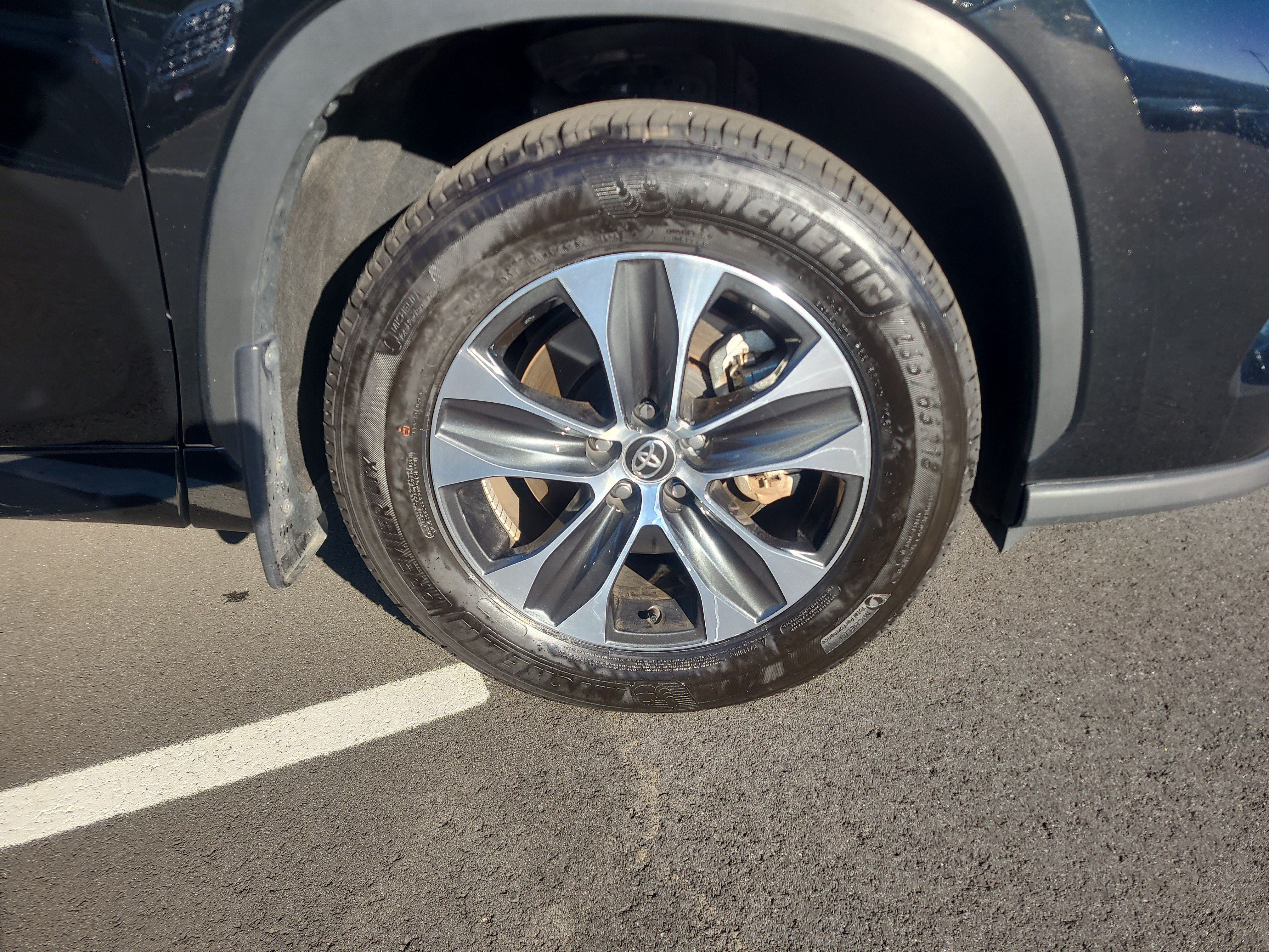 Certified 2026 Toyota Highlander XLE AWD/4WD image 12