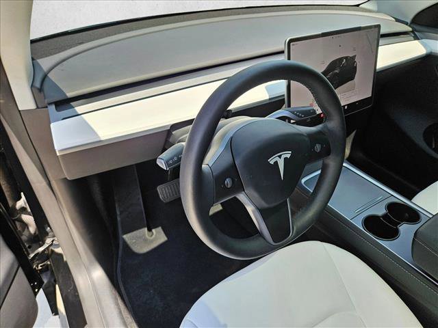 Used 2024 Tesla Model Y Long Range RWD image 10