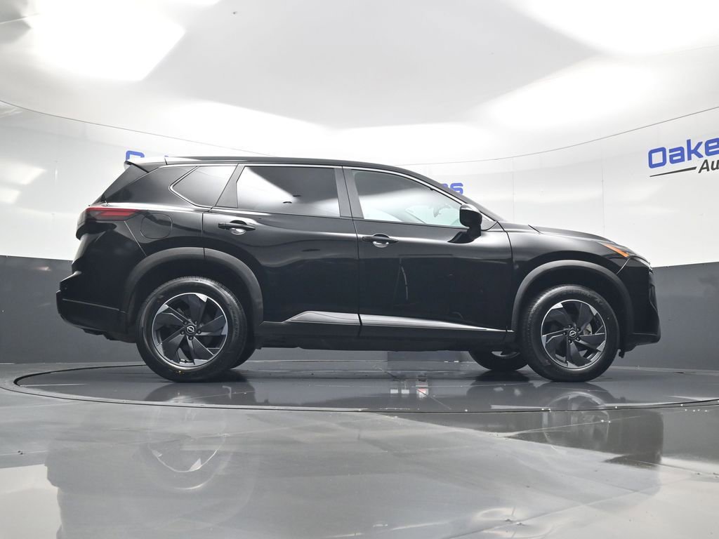 Used 2025 Nissan Rogue SV image 46
