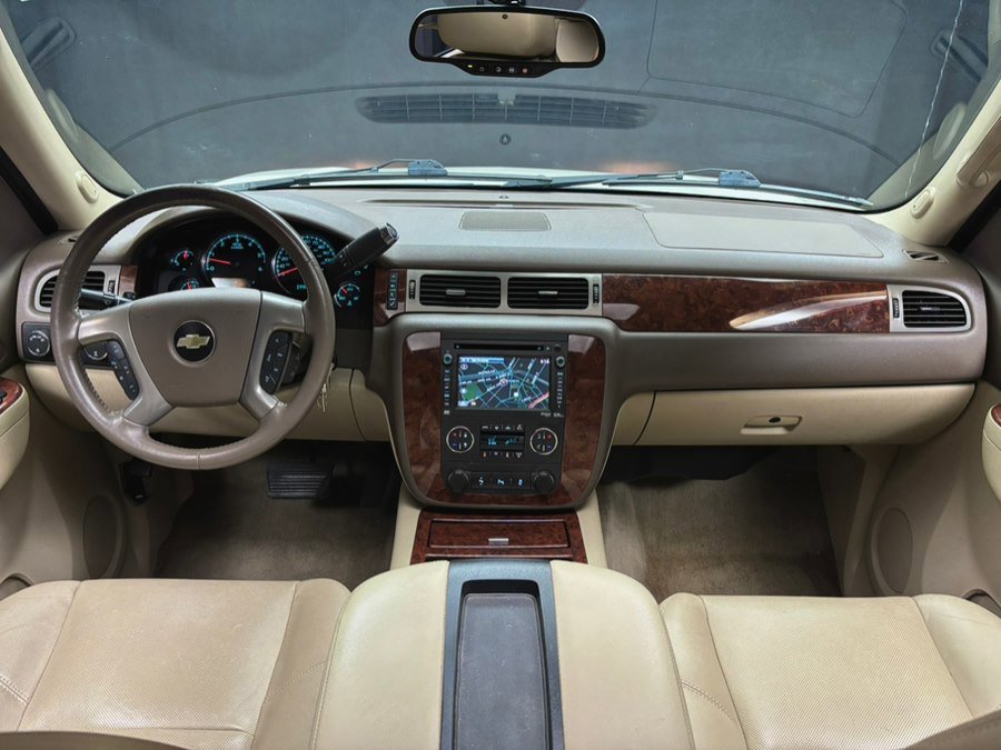 Used 2013 Chevrolet Avalanche LTZ AWD/4WD image 36