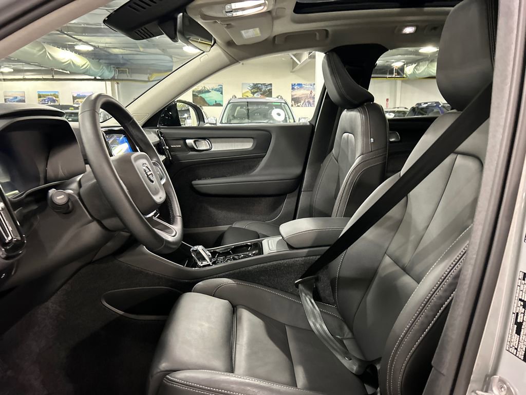 Used 2026 Volvo XC40 B5 Ultra w/ Climate Package image 10