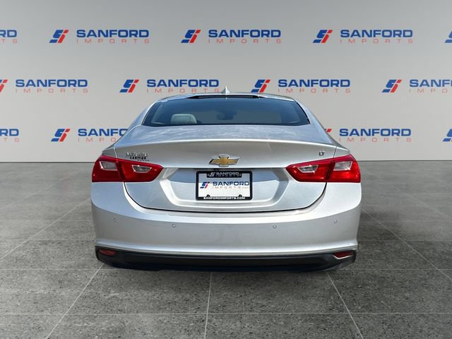 Used 2017 Chevrolet Malibu LT w/ Driver Confidence Package FWD image 4