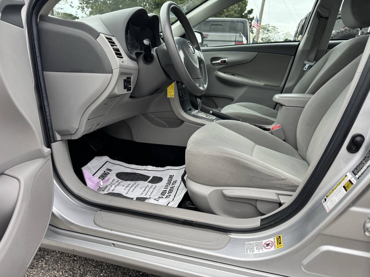 Used 2010 Toyota Corolla LE FWD image 15
