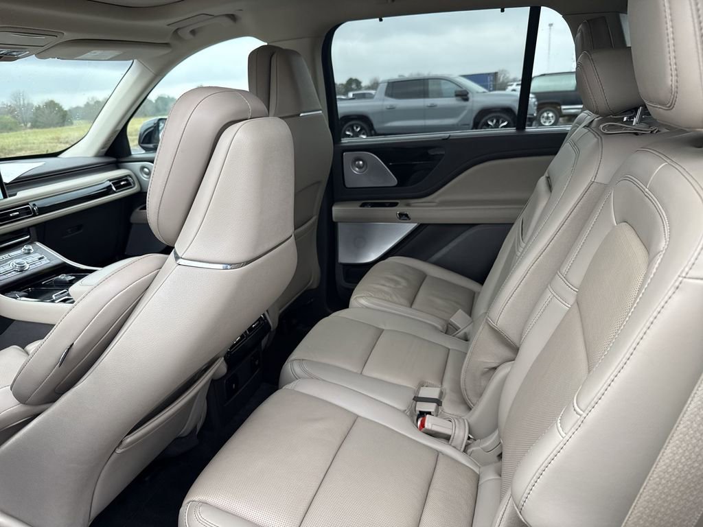 Used 2023 Lincoln Aviator Reserve w/ Equipment Group 201A image 32