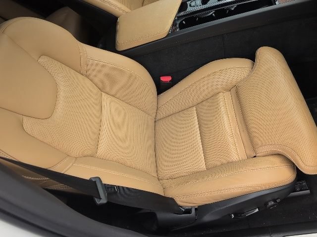 Used 2023 Volvo XC60 T8 Ultimate AWD/4WD image 11