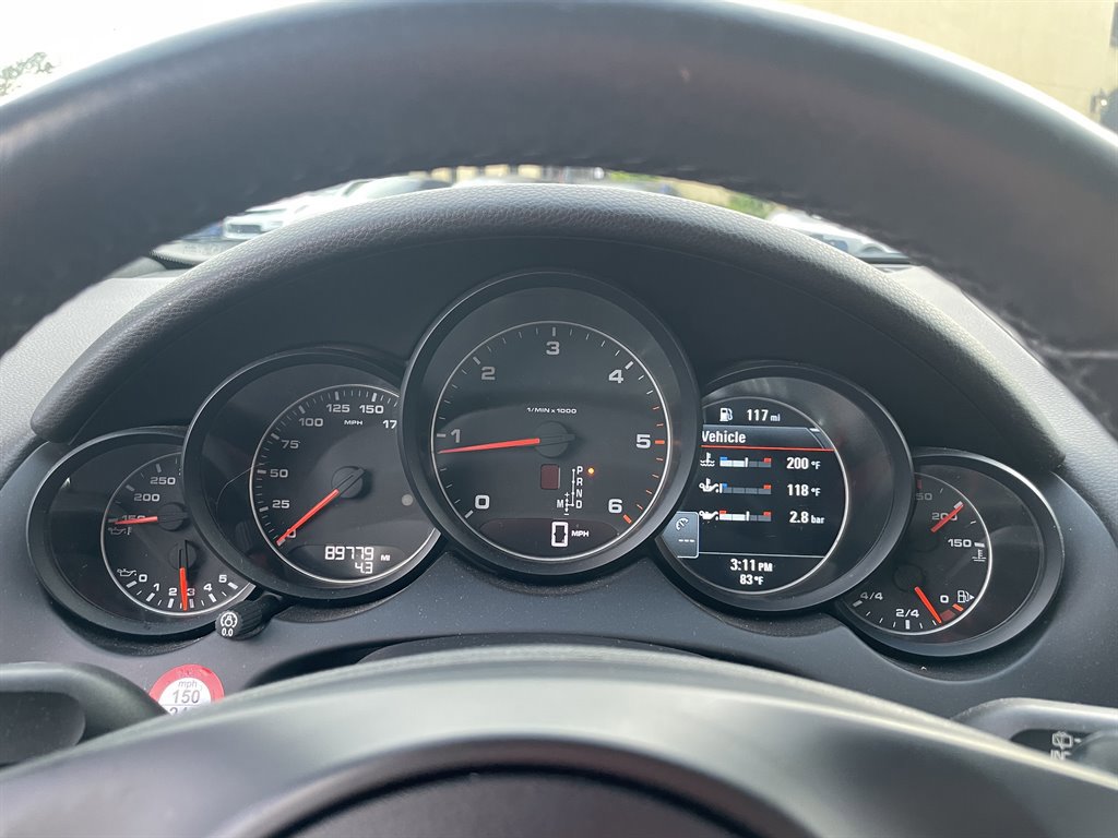 Used 2014 Porsche Cayenne Diesel Platinum Edition image 23