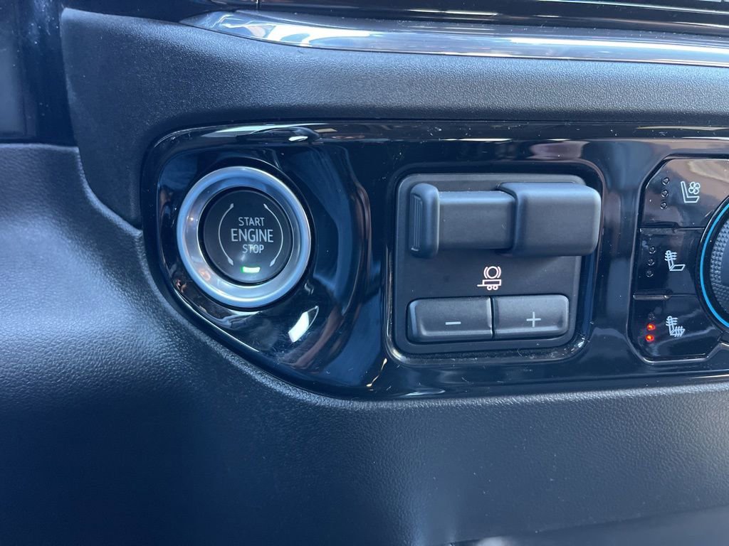 Used 2024 Chevrolet Silverado 2500 High Country w/ Technology Package image 13