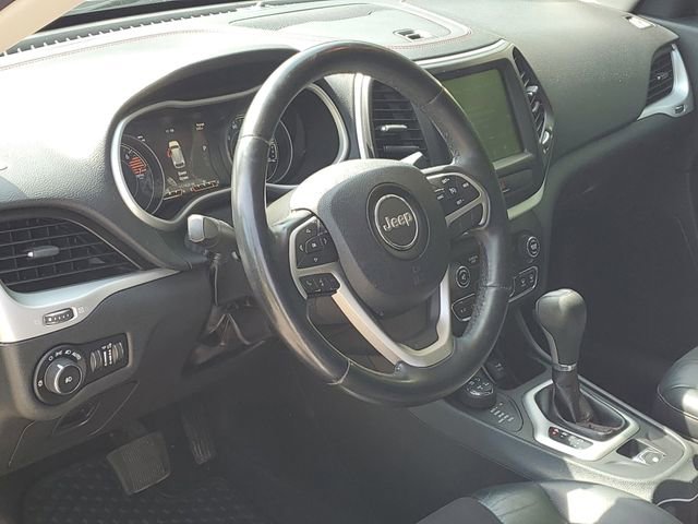 Used 2016 Jeep Cherokee Trailhawk AWD/4WD image 6