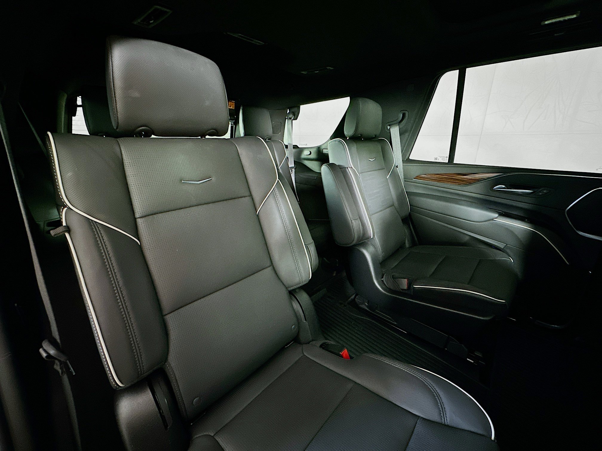 Used 2023 Cadillac Escalade Premium Luxury w/ Performance Package AWD/4WD image 29