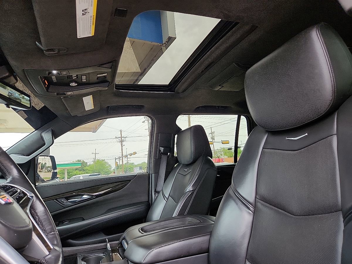 Used 2019 Cadillac Escalade Platinum AWD/4WD image 7