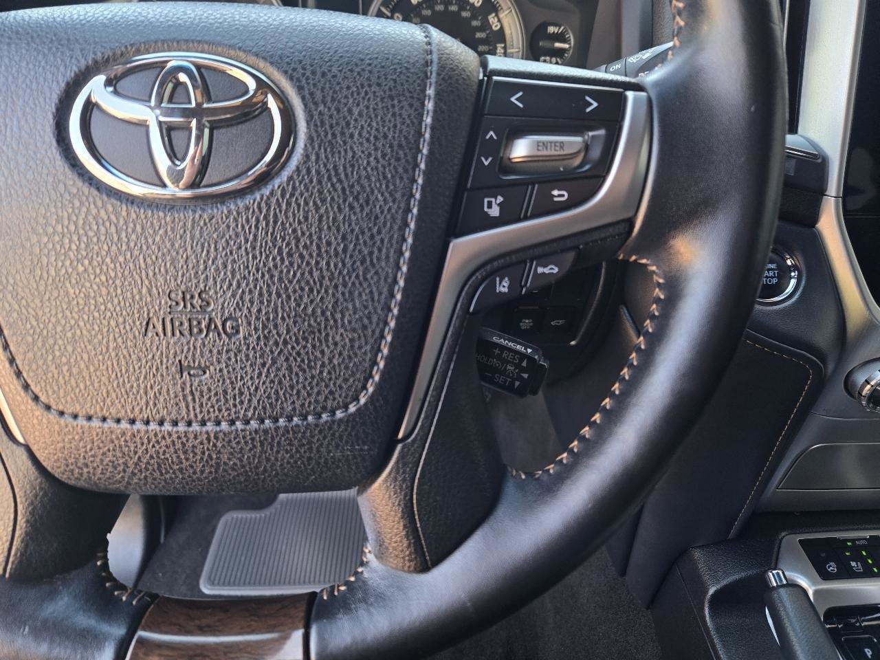 Used 2020 Toyota Land Cruiser Heritage Edition image 39