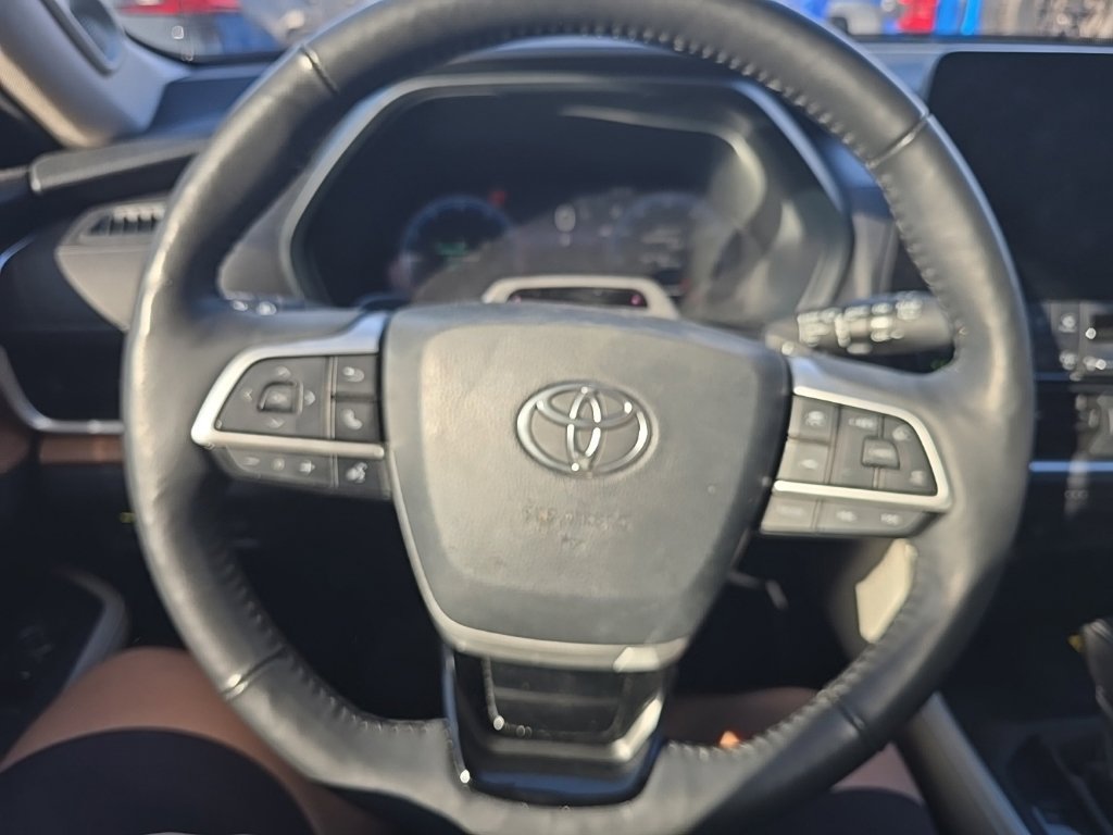 Used 2025 Toyota Grand Highlander AWD image 15