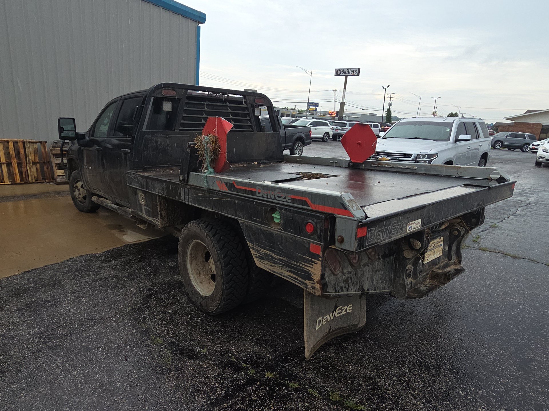 Used 2021 Chevrolet Silverado 3500 LT w/ Remote Start Package AWD/4WD image 4