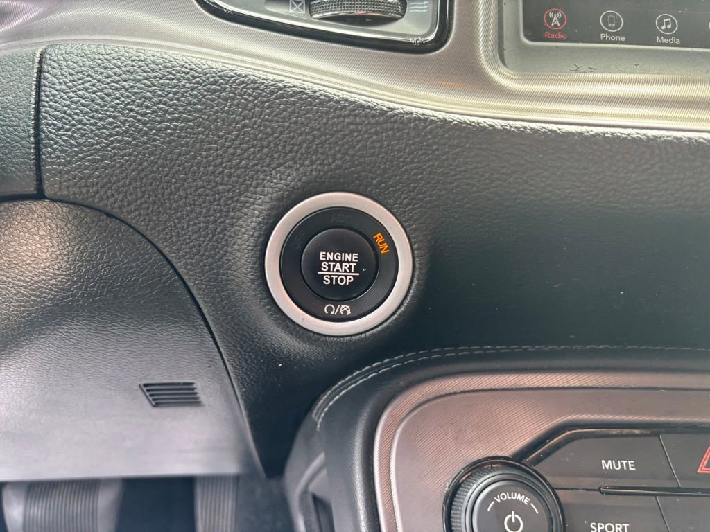 Used 2023 Dodge Challenger SXT image 21