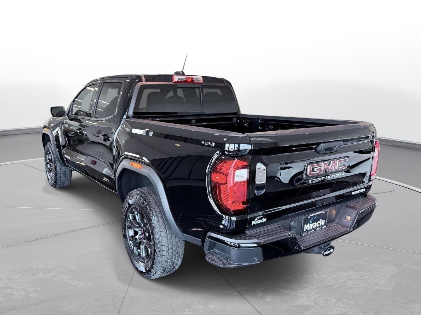 Used 2025 GMC Canyon Elevation w/ Convenience Package AWD/4WD image 5