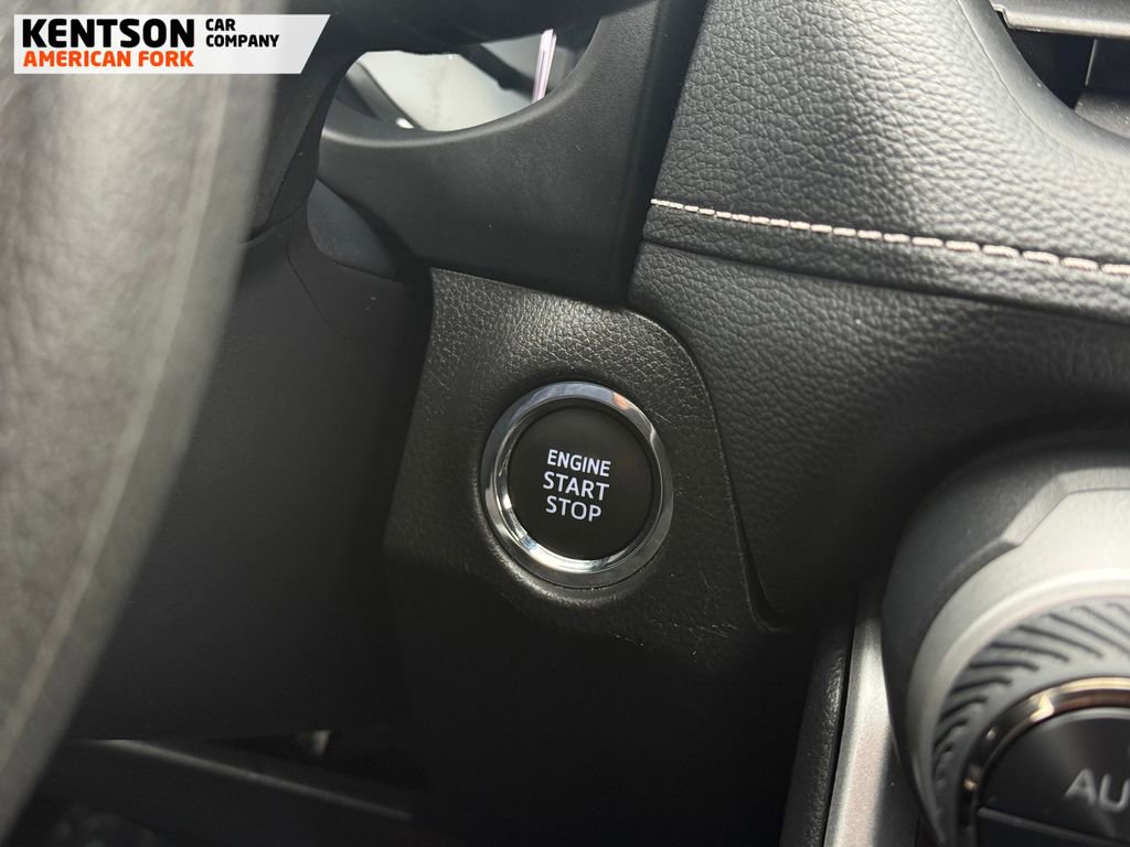 Used 2025 Toyota RAV4 XLE image 29
