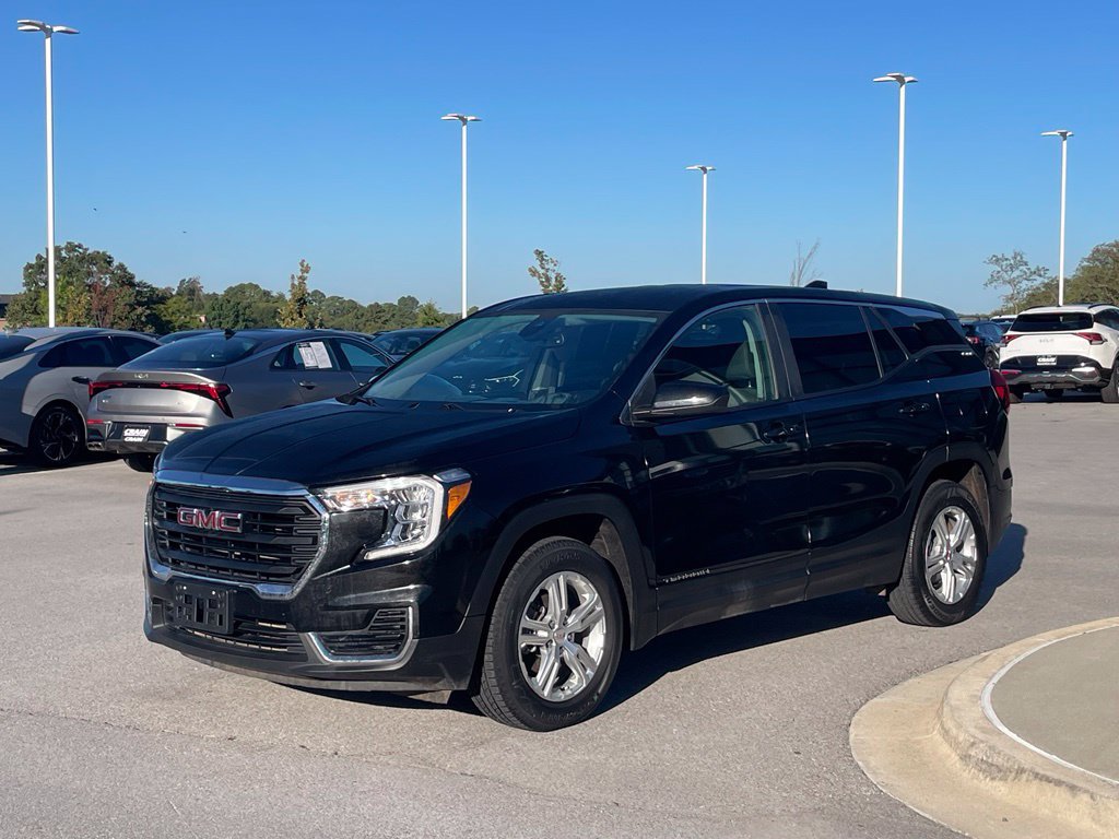 Used 2024 GMC Terrain SLE AWD/4WD image 4