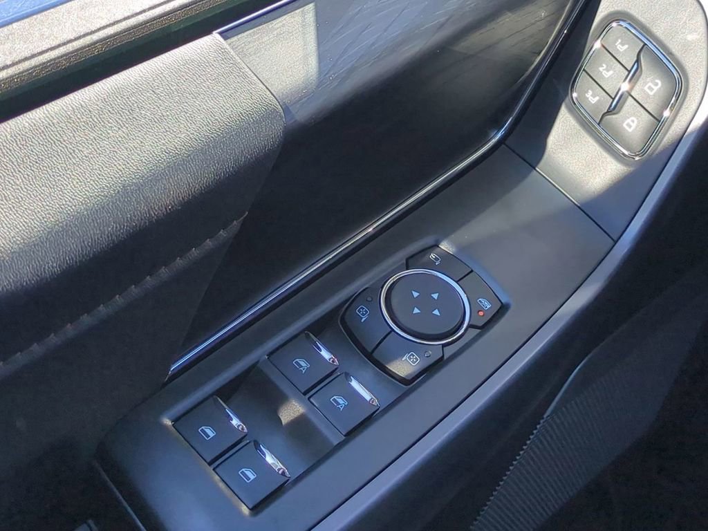 New 2025 Ford F150 Lariat w/ Equipment Group 501A Mid image 24