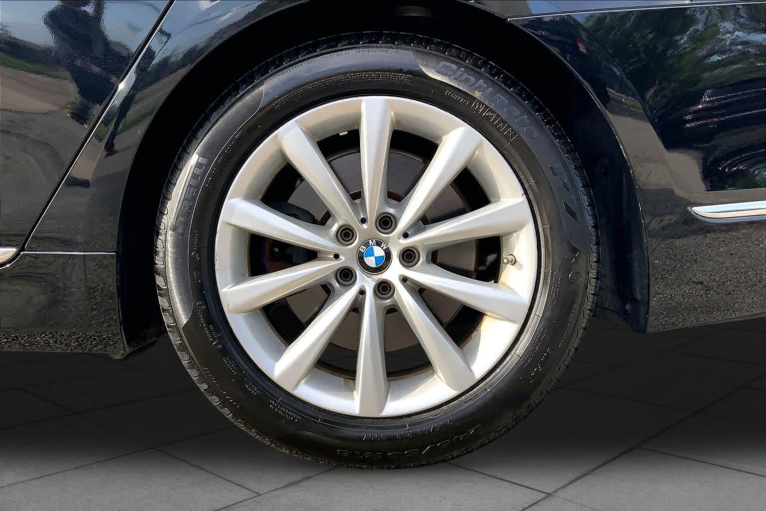 Used 2018 BMW 740i RWD image 11