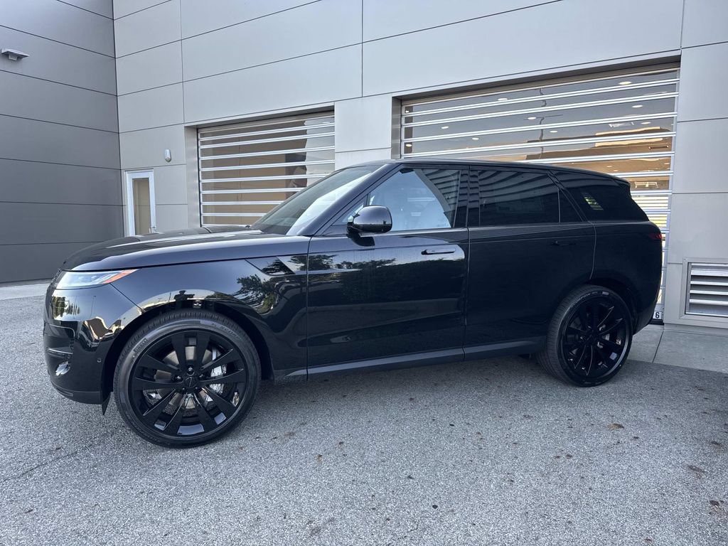 New 2026 Land Rover Range Rover Sport SE AWD/4WD image 3