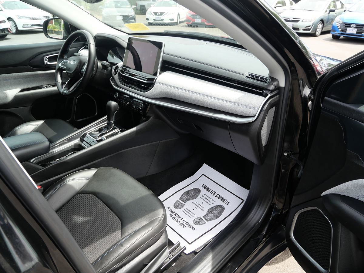 Used 2022 Jeep Compass Latitude w/ Convenience Group AWD/4WD image 17