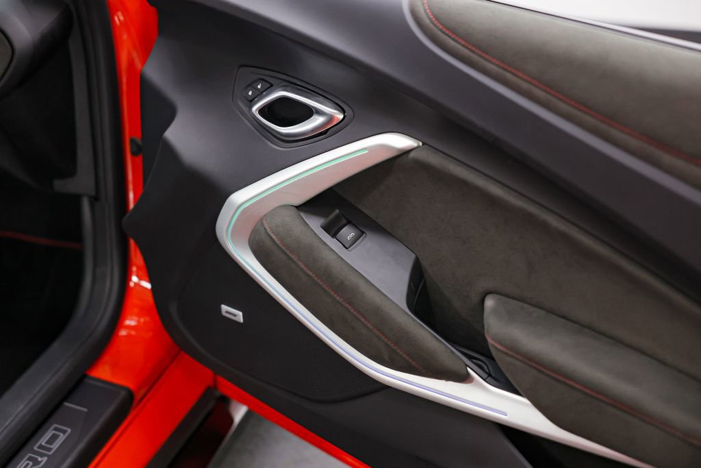 Used 2019 Chevrolet Camaro ZL1 RWD image 21