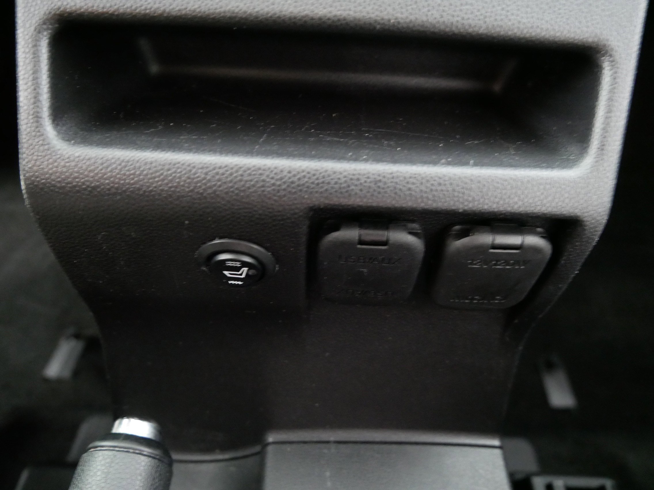 Used 2015 MAZDA MAZDA5 Sport image 29